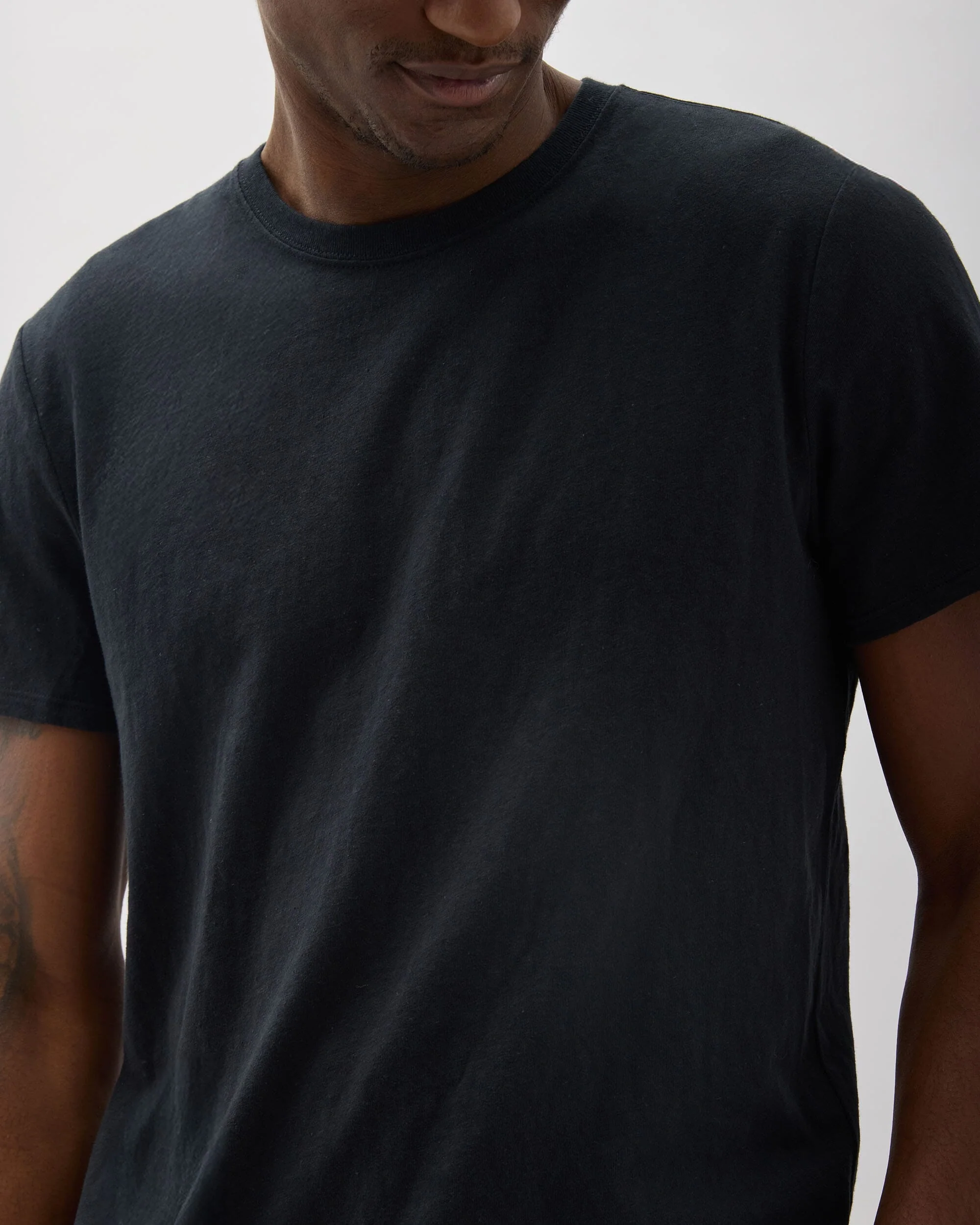 Mens Vintage Jersey Short Sleeve Tee - Recycled Cotton Jersey - Black - Image 4